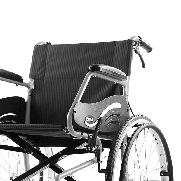 Lightweight standard wheelchair for daily use