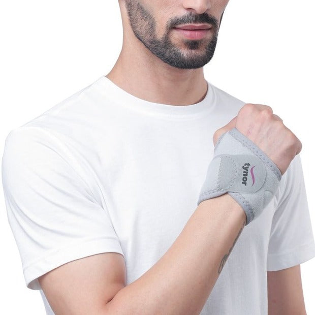 Tynor J03 Wrist Brace with Thumb (Neoprene)