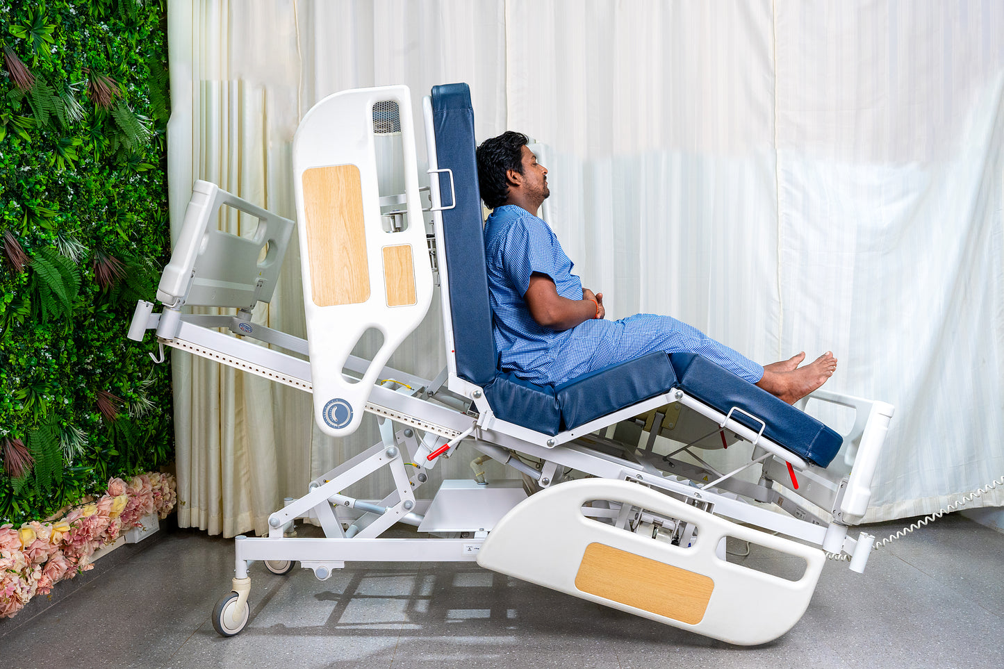 Midmark Janak EX4411 Motorised I.C.U  5 Function Hospital Bed On Rent